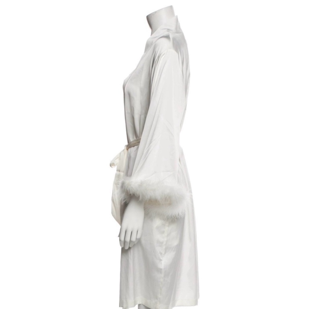 House of Harlow White Bridal Feather Elegant White Satin Robe